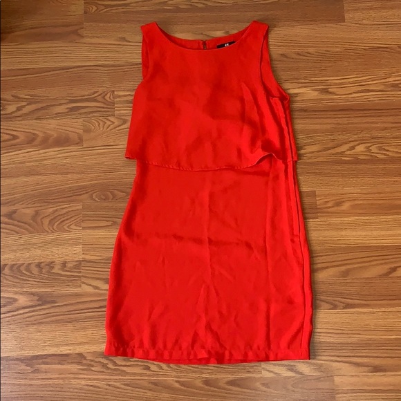 3/25 - Red sleeveless dress - Picture 7 of 9